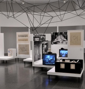 Oskar Hansen - Forma Otwarta Wystawa w Museu d\'Art Contemporani de Barcelona